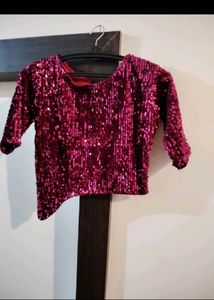 Shine bright in this stunning pink sequin top 🌸✨