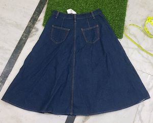 Long Highwaisted Flared Skirt