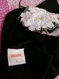 URBANIC UNUSED BRAND NEW BLACK CROP TOP