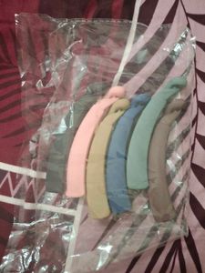 New Unused Colorful Hair Clips - 6 Piece Set
