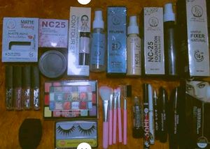 HD High Coverage Waterproof Makeupkit Pack Of 14