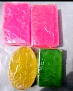 (4)ORGANIC HERBAL SOAP  Camical free