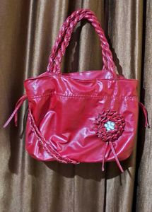 Ladies Bag With Multiple Zipper Pockets