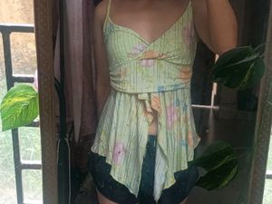 pretty floral top