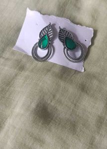Leafy Green Earrings