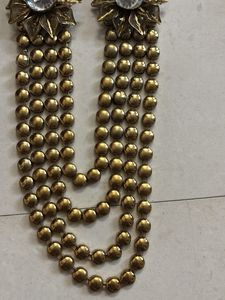 Golden 4 lined necklace