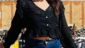 Swiss Dot Pettren Top🐈‍⬛🖤🖤