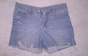 Sexy Light-Blue Denim Shorts 💙  Size 30–32