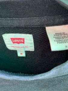 Levi&#39;s Graphic Sweatshirt