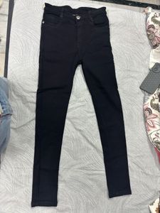 Black narrow Jeans