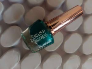 SEA GREEN NAIL POLISH