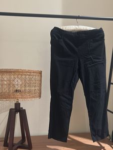 Black Strechable Skinny Trousers With Pockets