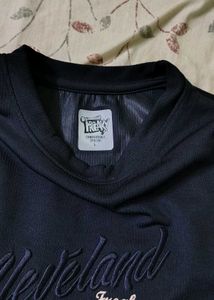 Black T-SHIRT