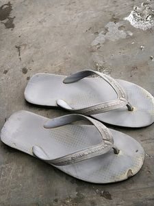 Relaxo Slipper Size - 6