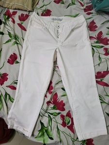White 3/4 Pant