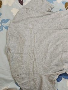 Levi&#39;s Gray T-Shirt
