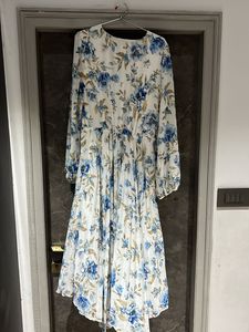 White And blue Floral Pleated Dress With Belt