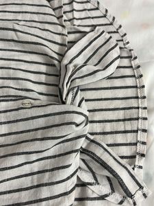Cotton Sleeveless Top With A Knot