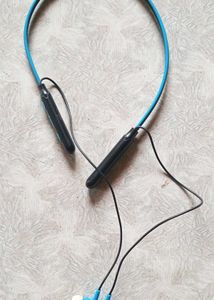 Wireless Headphones/ Earphones