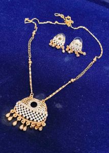 ad mangal Sutra with earing