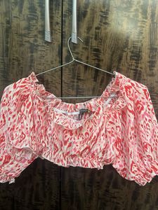 Tokyo talkies Off shoulder top in size L