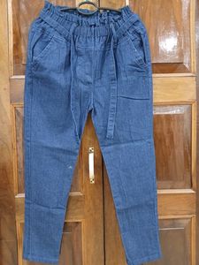 Ruffle Waist Pant