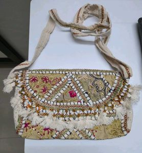 Embroidered Clutch(new)