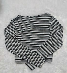 Stripped full sleeve top