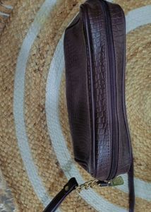 KLEIO SLING BAG 👜