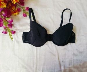 🇳🇿💫🔥 Elegant Black Push-up Bra