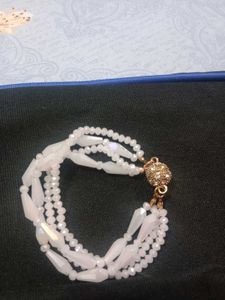 Elegant White Criste Stone Beaded Bracelet
