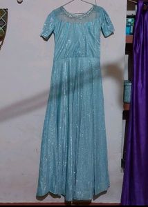 Shimmery Pretty Party Gown 🤩