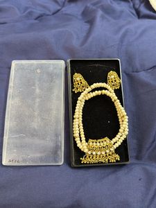 Golden And Moti Set