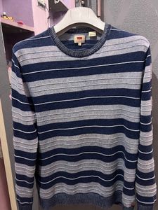 Levi's Sweater