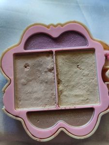 Cute Flower Eyeshadow Palette