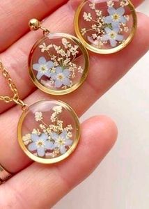 Resin Pendant Necklace