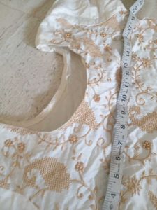Embroidered Kurta With Shawl