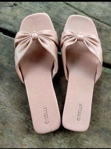 Elegant flats Sandals
