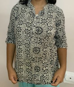 Grey Top With Roll Up 3/4 Sleeves