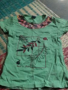 Green Graphic Print Top