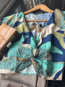 Stylish Patterned Crop Top