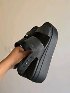 CROCS Black Brooklyn Platform Sandals