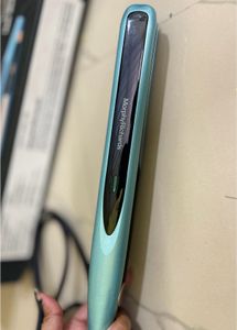 beautiful unused Hair Straightener