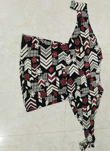 Printed Geometric pattern top