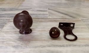 Locks of curtain Rods.