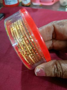 Beautiful Eight Bangle Set 2.8 Size