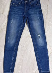 Distressed Skinny Jeans