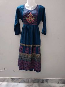 Elegant Blue Embroidered Kurta