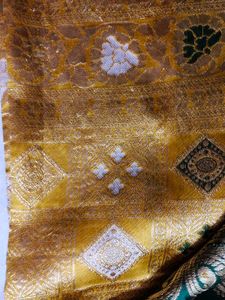 Silk Saree - Gold &amp; Green 💚