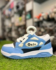 Ooggy Shoes